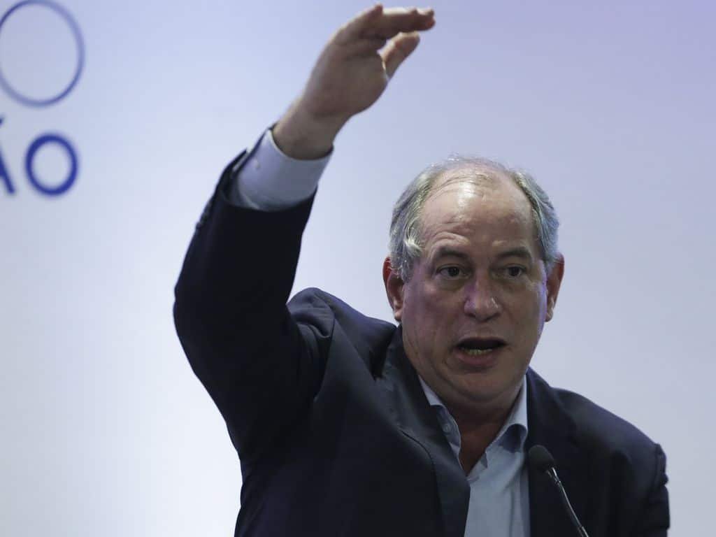 Ciro Gomes critica posicionamento de Bolsonaro sobre invas o russa