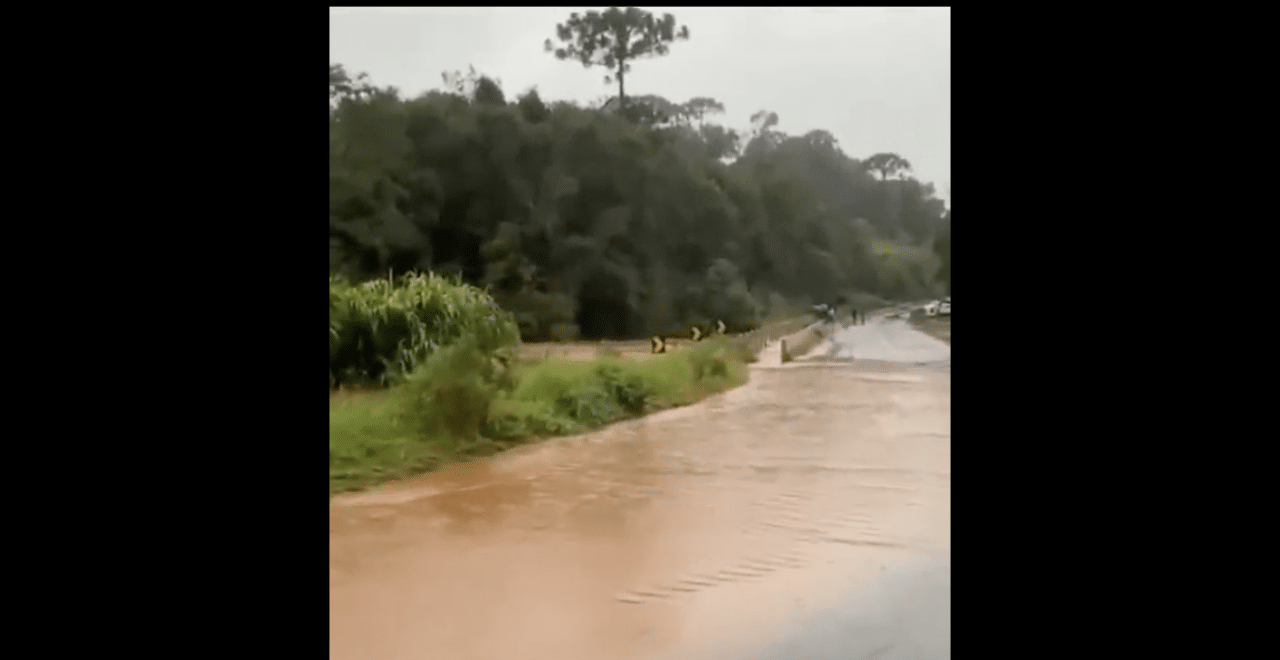 Santa Catarina declara estado de emergência em 27 municípios após fortes chuvas