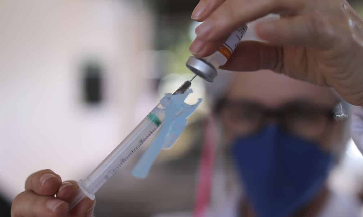 Amapá tem surto de síndromes gripais, e governo decreta emergência