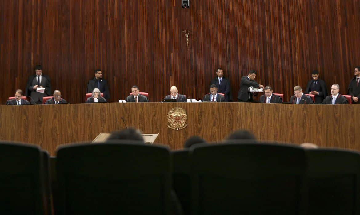 TSE cassa deputado federal por infidelidade partidária