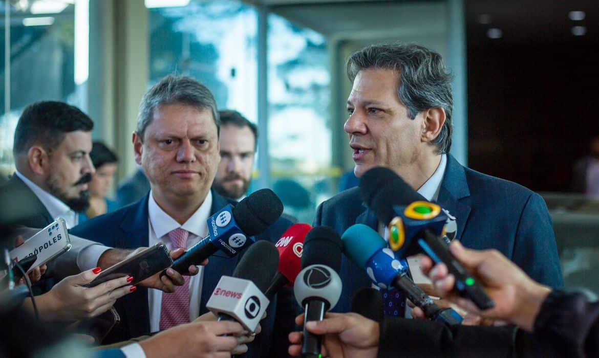 Governador Tarcísio de Freitas manifesta apoio a 95% da reforma tributária