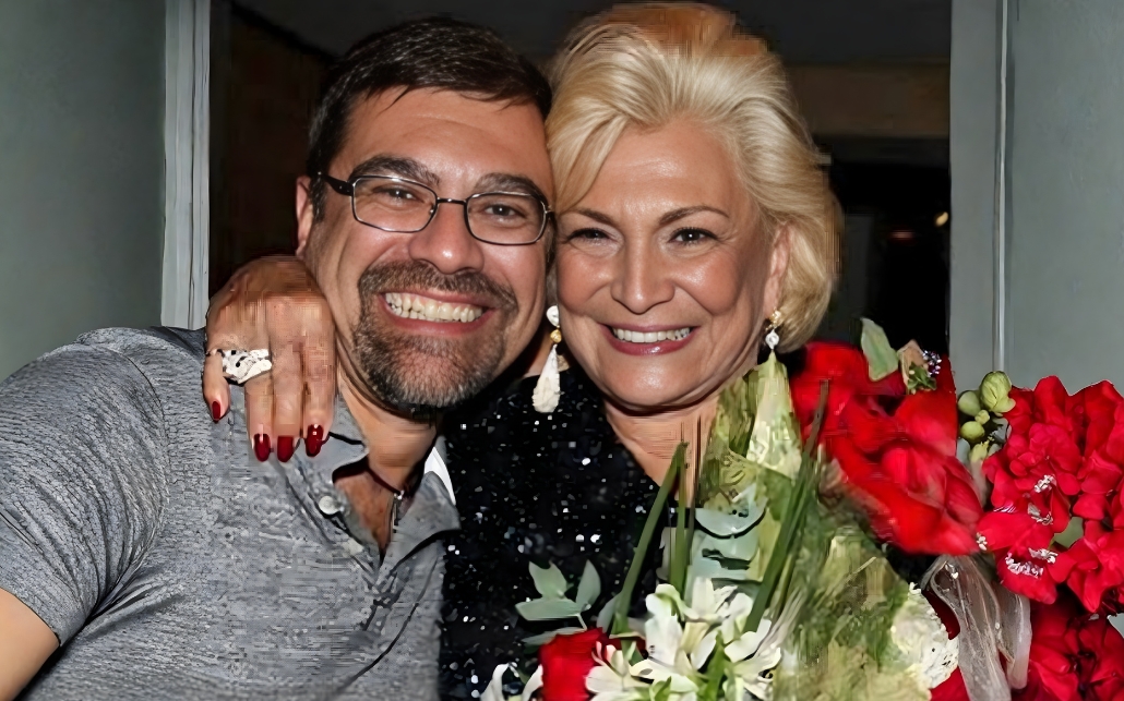 Respeitem o luto, ensina Marcello,  o filho de Hebe Camargo