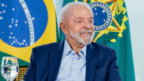 Lula endurece discurso contra Flávio Bolsonaro e amplia ofensiva nas redes