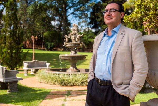 Augusto Cury vota no interior paulista e espera “surpresa positiva”
