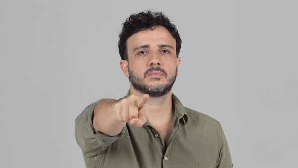 Renan Santos dispara nas redes e surpreende na disputa digital de 2026