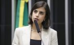Mãe de Tabata Amaral é internada na UTI após queda durante agenda de campanha
