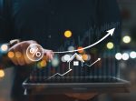Dívida alta e Selic pressionam economia, mas reservas afastam risco especulativo