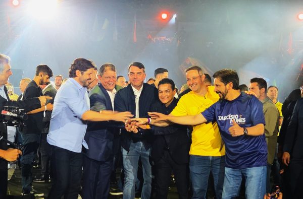 Com críticas a Haddad e presença de Flávio, Tarcísio oficializa candidatura à reeleição ao governo de SP