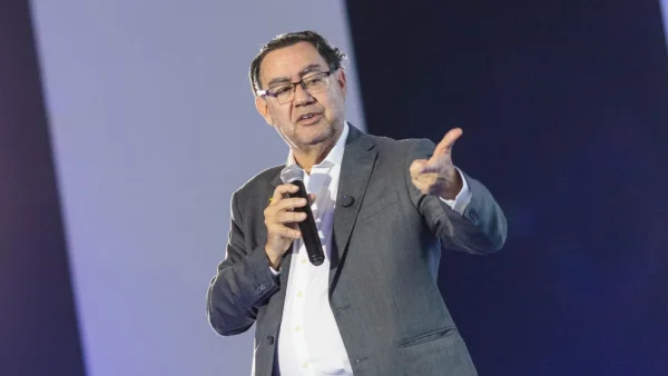 Vice de Augusto Cury comemora avanço nas pesquisas e diz que campanha irá “furar a bolha”