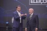 Lula e Flávio Bolsonaro trocam acusações sobre ilha de Richarlison e caso Master no debate da Globo