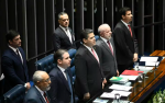 Apenas um senador da oposição comparece à promulgação da PEC que acaba com a escala 6×1