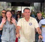 Flávio Bolsonaro chega a Brasília para acompanhar apuração do 2º turno