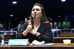 Kátia Abreu pede ‘menos Janja e mais Alckmin’ e é aplaudida durante evento do PT