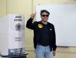 Renan Santos vota em São Paulo e faz críticas ao ciclo eleitoral