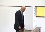 Moraes vota em São Paulo, conversa sobre Corinthians e elogia Justiça Eleitoral