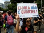 Centro do Rio de Janeiro é ocupado por ato de estudantes a favor de Lula