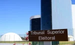 Campanha de Lula oficializa canal de Janones no TSE